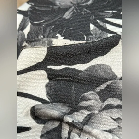 Floral Print Women's Tank Top - Picture 8 of 9